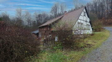 Einfamilienhaus mit Potenzial – Wohnen am grünen Rand von Hartenstein, 08118 Hartenstein, Einfamilienhaus