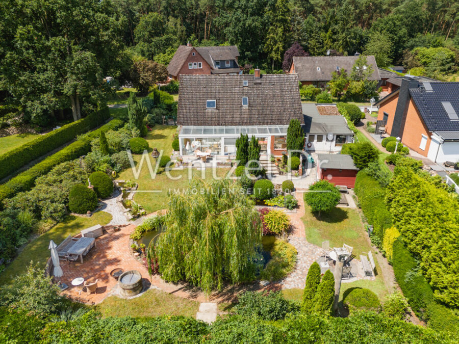 Einfamilienhaus mit Gartenparadies - Luftbild