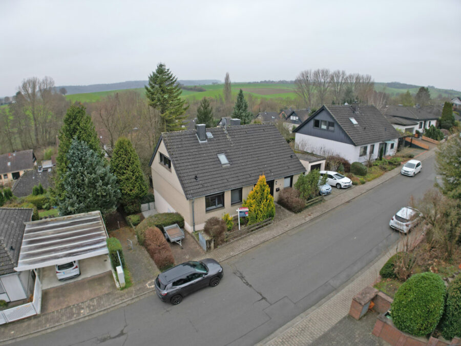 Viel Platz zum Leben und Träumen – Einfamilienhaus mit großem Garten - start