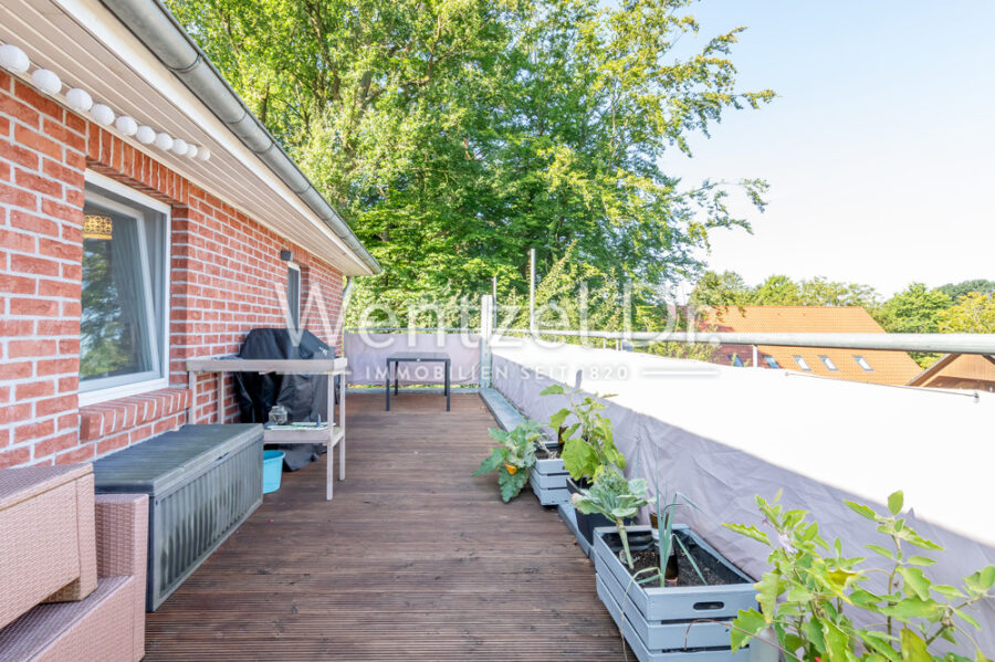 Modernes Zweifamilienhaus in Stelle - Terrasse