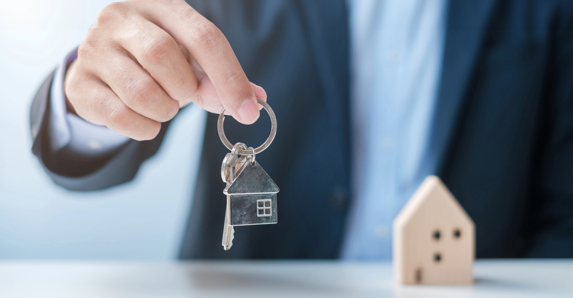Mehr über den Artikel erfahren Geschenkt! Vorteile und Formen einer Immobilienschenkung